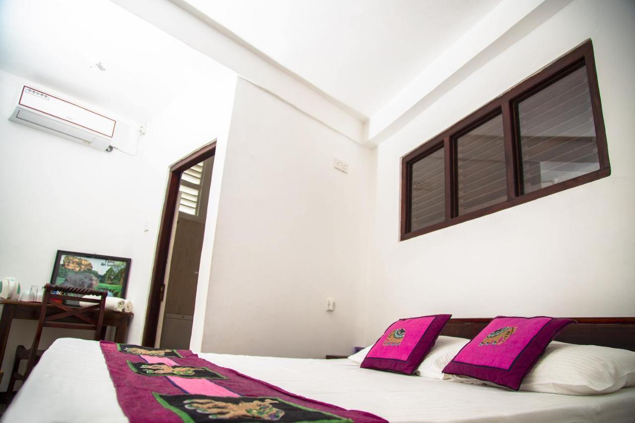 D Family Resort Anuradhapura Exteriör bild