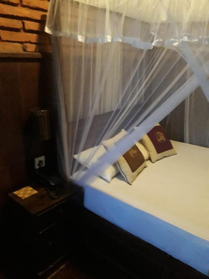 D Family Resort Anuradhapura Exteriör bild