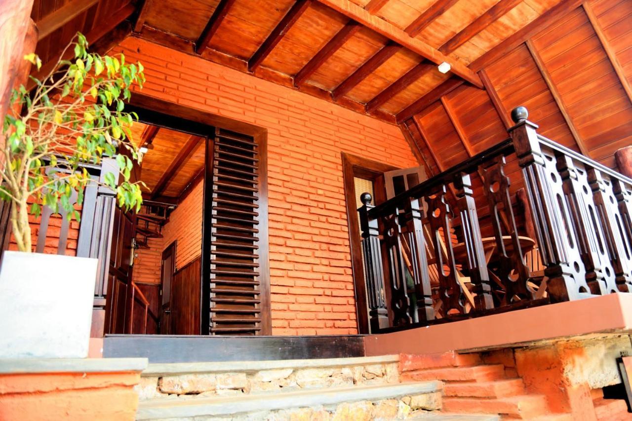 D Family Resort Anuradhapura Exteriör bild