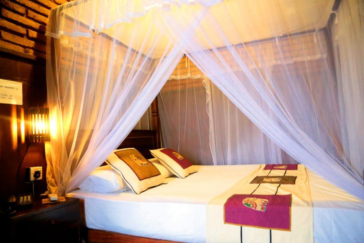 D Family Resort Anuradhapura Exteriör bild